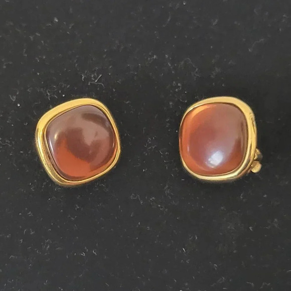 Vintage Estate Clip On Earrings Gold Tone Brown Orange Stone 7/8" - Picture 1 of 2